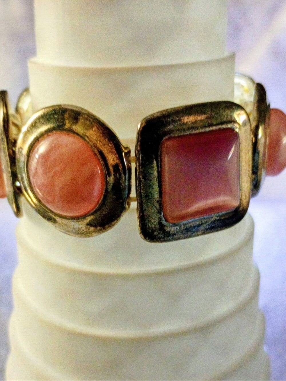 Vintage pink glass and metal bracelet - Picture 4 of 4
